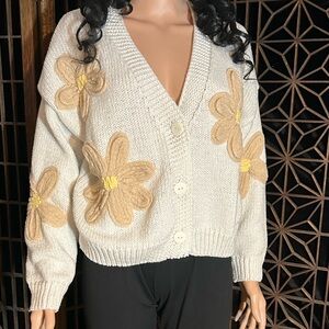 DREAMERS BY DEBUT FLOWER SWEATER S